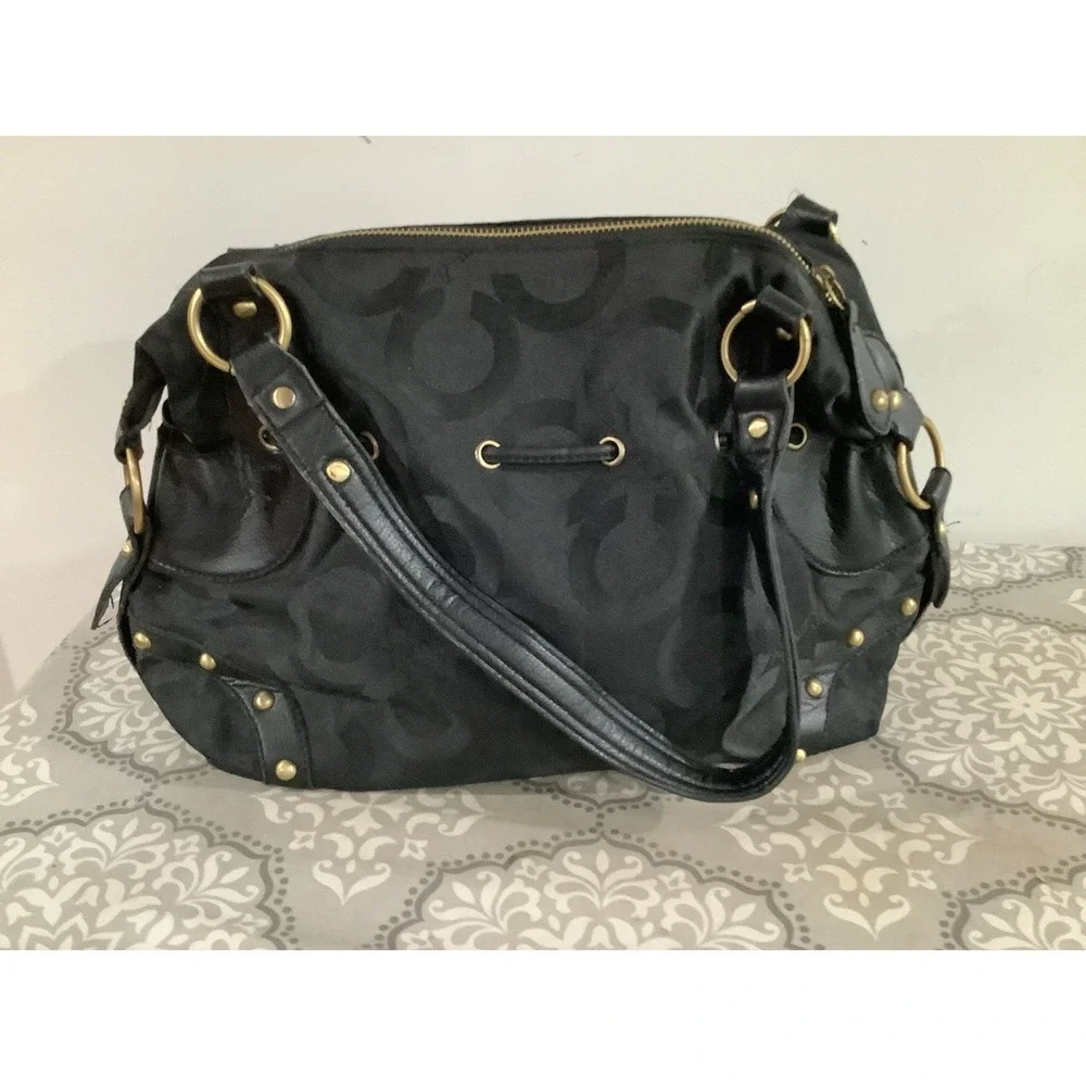 Coach handbags used large pre-owned black